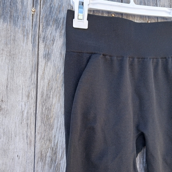 Gymshark Flex High Waisted Womens Leggings Size XS Black Logo Ankle Length - Picture 2 of 4